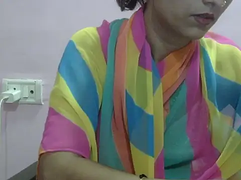 Snapshot of Laila_Cute chatting on 05/11/26, 05:10 Laila Cute online show from 05/11/26, 05:10