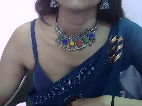 Snapshot of Laila_Cute chatting on 05/15/26, 04:08 Laila Cute online show from 05/15/26, 04:08