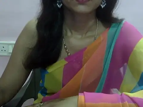 Snapshot of Laila_Cute chatting on 05/17/26, 03:19 Laila Cute online show from 05/17/26, 03:19