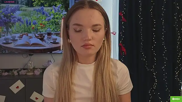 JulieLupo online show from 03/15/26, 06:08