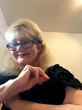 BoloshkaBlonda online show from 10/17/25, 08:11