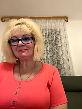 BoloshkaBlonda online show from 11/18/25, 06:23