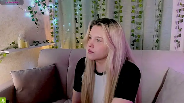 Malisha kiss online show from 04/04/26, 11:08