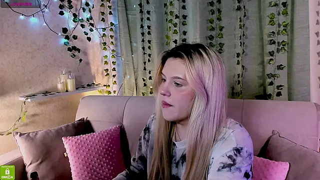 Malisha kiss online show from 04/08/26, 11:10