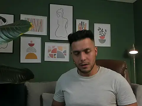 Snapshot of IanCross chatting on 11/01/25, 12:34 IanCross online show from 11/01/25, 12:34