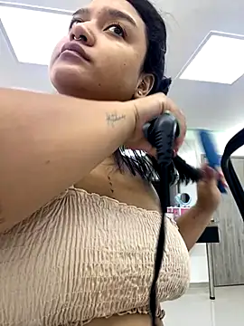 Snapshot of AryRose_ chatting on 10/10/25, 02:05 AryRose  online show from 10/10/25, 02:05