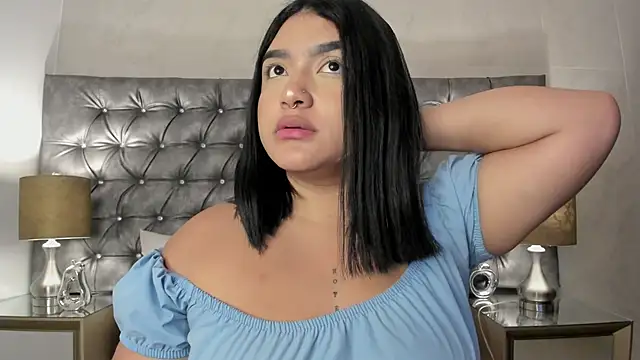 Snapshot of AryRose_ chatting on 10/17/25, 12:30 AryRose  online show from 10/17/25, 12:30