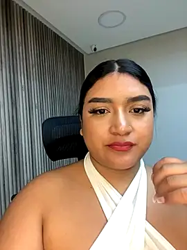 Snapshot of AryRose_ chatting on 10/28/25, 12:09 AryRose  online show from 10/28/25, 12:09