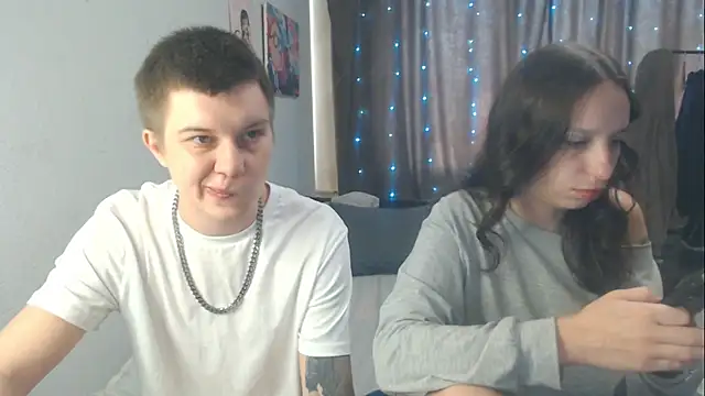 Snapshot of Mark_and_Wendy chatting on 06/14/26, 06:48 Mark and Wendy online show from 06/14/26, 06:48