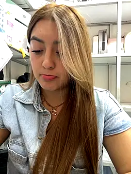 Snapshot of itsgianna chatting on 10/30/25, 05:13 itsgianna online show from 10/30/25, 05:13