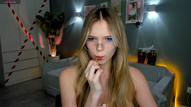 linakorvin online show from 10/29/25, 01:24