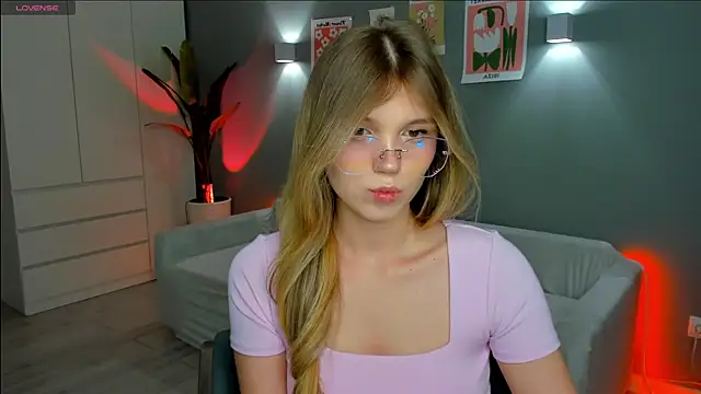 linakorvin online show from 12/15/25, 01:26