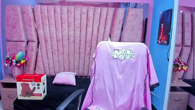 sarah sweett  online show from 03/25/26, 01:39