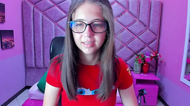 sarah sweett  online show from 04/11/26, 02:54