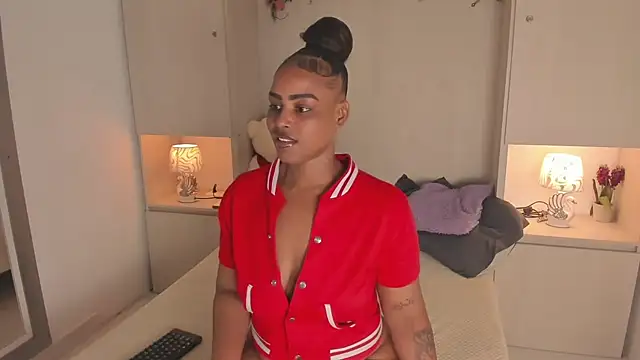 GigiMane online show from 10/10/25, 07:46