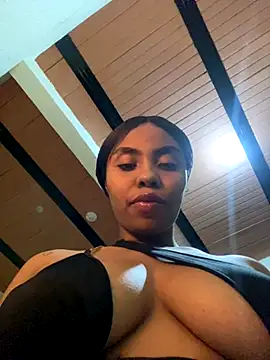 Snapshot of Itanydiorr chatting on 10/15/25, 02:44 Itanydiorr online show from 10/15/25, 02:44