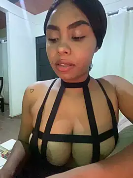 Snapshot of Itanydiorr chatting on 10/30/25, 12:12 Itanydiorr online show from 10/30/25, 12:12