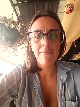 Snapshot of Jade_1-9 chatting on 10/16/25, 07:37 Jade 1-9 online show from 10/16/25, 07:37