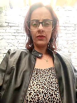 Snapshot of Jade_1-9 chatting on 11/21/25, 05:11 Jade 1-9 online show from 11/21/25, 05:11