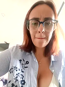 Snapshot of Jade_1-9 chatting on 11/25/25, 07:14 Jade 1-9 online show from 11/25/25, 07:14