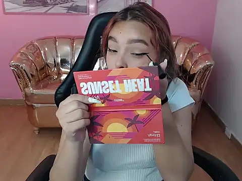 mia foster t online show from 10/13/25, 12:38