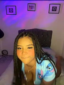 mitschellfox21 online show from 10/22/25, 04:24