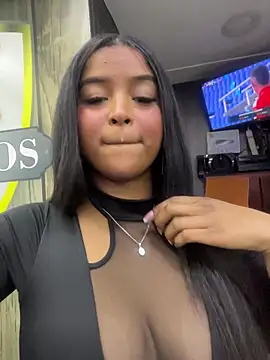 mitschellfox21 online show from 11/16/25, 10:04