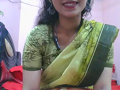 Snapshot of night_queeen7 chatting on 10/22/25, 07:13 night queeen7 online show from 10/22/25, 07:13