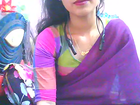 Snapshot of night_queeen7 chatting on 10/28/25, 07:05 night queeen7 online show from 10/28/25, 07:05