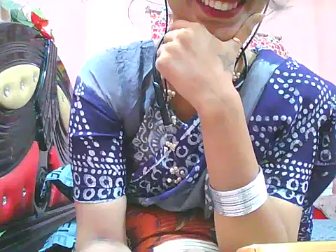 Snapshot of night_queeen7 chatting on 11/04/25, 07:24 night queeen7 online show from 11/04/25, 07:24