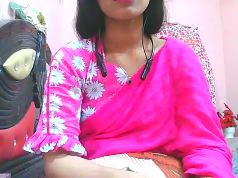 Snapshot of night_queeen7 chatting on 11/05/25, 07:36 night queeen7 online show from 11/05/25, 07:36