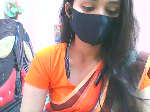 Snapshot of night_queeen7 chatting on 11/12/25, 07:13 night queeen7 online show from 11/12/25, 07:13