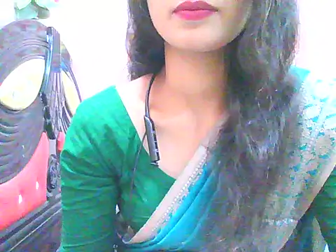 Snapshot of night_queeen7 chatting on 11/13/25, 06:07 night queeen7 online show from 11/13/25, 06:07