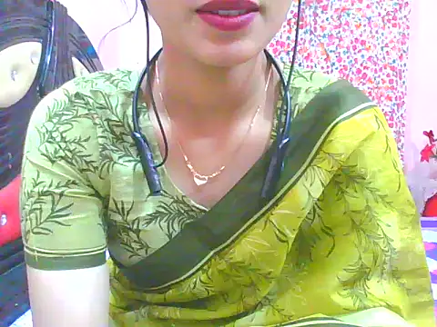 Snapshot of night_queeen7 chatting on 11/23/25, 08:19 night queeen7 online show from 11/23/25, 08:19