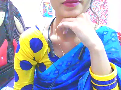 Snapshot of night_queeen7 chatting on 11/25/25, 06:52 night queeen7 online show from 11/25/25, 06:52