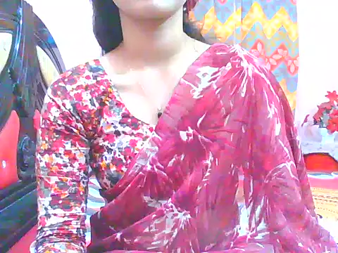 Snapshot of night_queeen7 chatting on 12/14/25, 07:29 night queeen7 online show from 12/14/25, 07:29