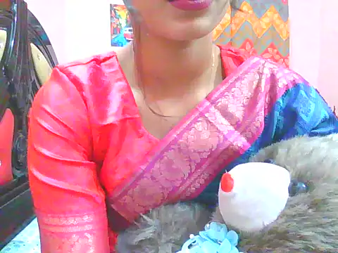 Snapshot of night_queeen7 chatting on 12/17/25, 07:31 night queeen7 online show from 12/17/25, 07:31