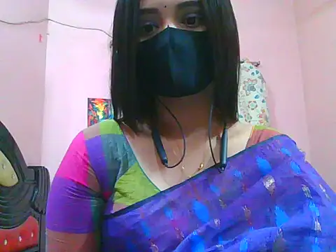 Snapshot of night_queeen7 chatting on 04/06/26, 08:10 night queeen7 online show from 04/06/26, 08:10