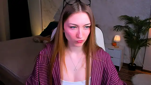 AngelAnabelle online show from 12/17/25, 02:01