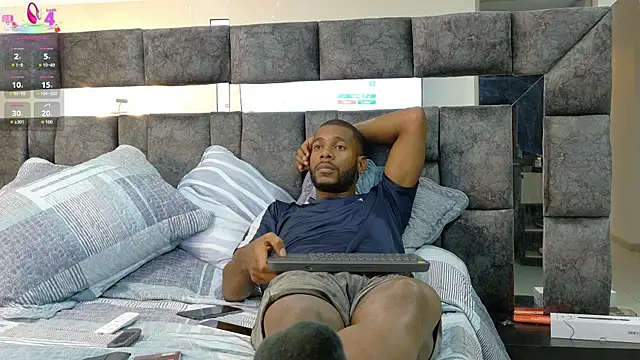 johnjaguar1  online show from 10/02/25, 07:04