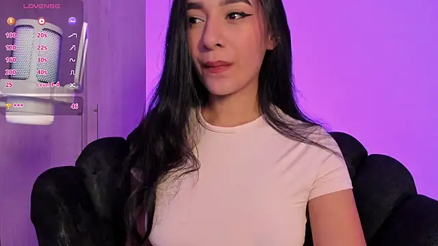Snapshot of anne_leee chatting on 05/17/26, 01:36 anne leee online show from 05/17/26, 01:36