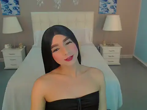 Luna LaFontaine online show from 10/15/25, 12:16