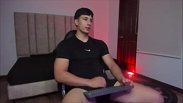 Snapshot of CHRIS_MORGAN1 chatting on 10/28/25, 04:53 CHRIS MORGAN1 online show from 10/28/25, 04:53