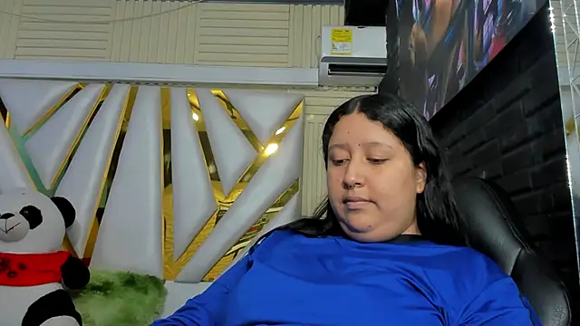 DulcineaSaenz online show from 10/10/25, 07:24