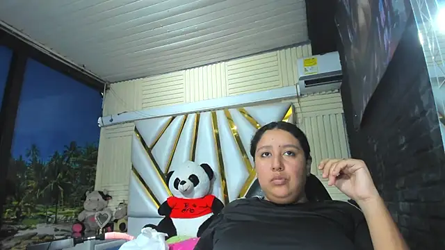 DulcineaSaenz online show from 10/16/25, 08:10
