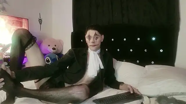 Tyler cat online show from 11/01/25, 12:12