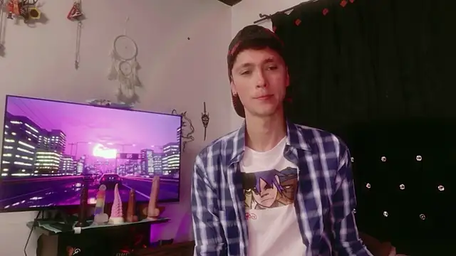 Tyler cat online show from 11/26/25, 12:55