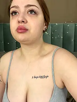 KellyMoors online show from 10/19/25, 01:28