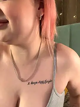 KellyMoors online show from 11/26/25, 10:16