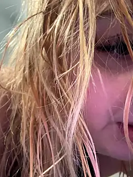 KellyMoors online show from 04/12/26, 08:19